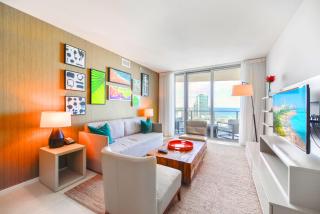 Condo w Top Amenities & Stunning Views - Hollywood - 9