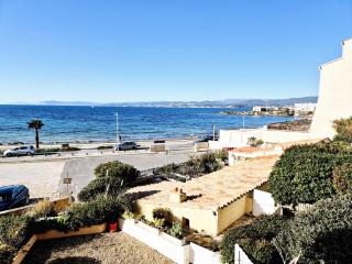 Pleine vue mer, à 10 m plage de sable, au Brusc, Terrasse... - 8