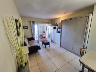 Pleine vue mer, à 10 m plage de sable, au Brusc, Terrasse... - 5