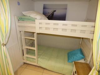 Pleine vue mer, à 10 m plage de sable, au Brusc, Terrasse... - 2