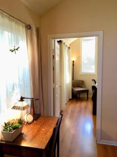 Charming Garden Cottage - 2