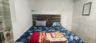 Shree Radhey Home Stay Mathura - Mathura - 8