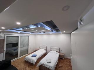 Luxury Center Apartment - Pristina - 3