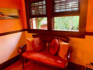 Charming 1914 Craftsman Home - Eugene - 3