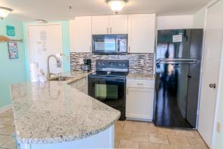 Luxurious Ocean view Queen Suite - With New LED Fireplace! Palace Resort Unit 2210 - Myrtle Beach - 4