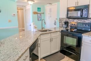 Luxurious Ocean view Queen Suite - With New LED Fireplace! Palace Resort Unit 2210 - Myrtle Beach - 8