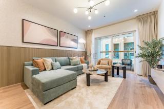 Renovated 1BR with Partial Sea and City Views Close to the Beach, Elite Residence, Dubai Marina by Deluxe Holiday Homes - 0