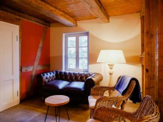 Secluded Holiday Home With Garden - - 9