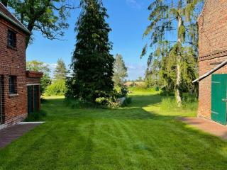 Secluded Holiday Home With Garden - - 7