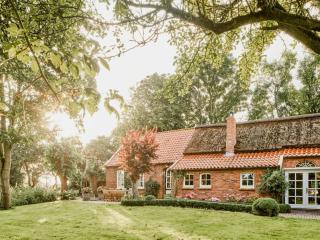 Tradition Meets Modern In Gulf House - Ostermarsch - 0