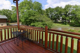 River Cabin - Pigeon Forge - 2