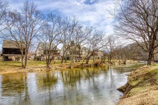 River Cabin - Pigeon Forge - 1