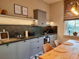 Getaway In East Frisia Elegant Lakeside Apartment - Friedeburg - 2