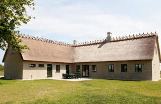 Embraced By Rural Feel In A Thatched House - Idestrup - 3