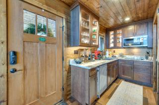 Couples Getaway in Stoney Creek at Wintergreen! - 9