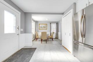 half Mi to Dtwn and Harbor Park Home with Large Yard! - 4