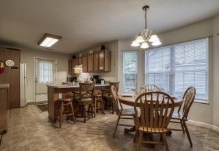 Henderson's Riverside - Pigeon Forge - 3