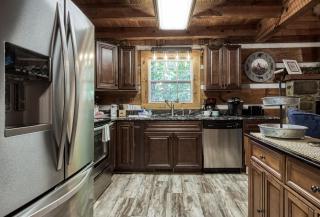 Whispering Winds - Pigeon Forge - 6