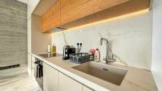 Malberry Park 302 - Modern 2bedroom Apt with Shared Heated Pool, Sauna, Gym, Jacuzzi - 7