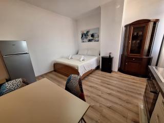 Albania Apartment Comfort Near Tirana City Center - Tirana - 9