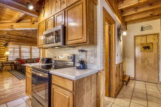 Another Day Inn Bearadise - Pigeon Forge - 4