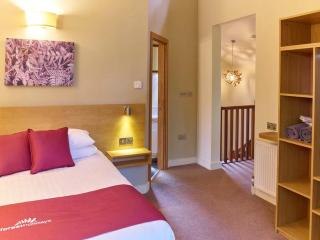Sherwood Forest Cabins - Forest Holidays - Edwinstowe - 2
