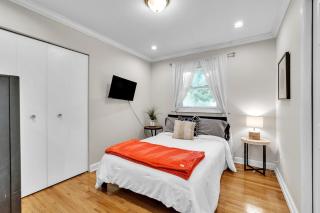 The Elegant Ranch by Granger Gardens - Ann Arbor - 7