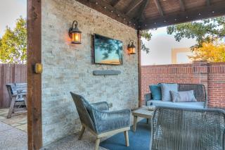 5 Minutes to DFW 4 Br 2 and a half BA - 7