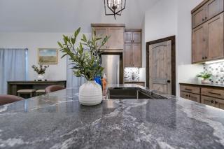 New Cozy and Convenient with 2BR and 2BA - 3