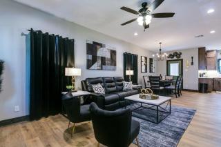 Brand New Luxe Haven 2 BR 2 and a half BA - San Angelo - 2