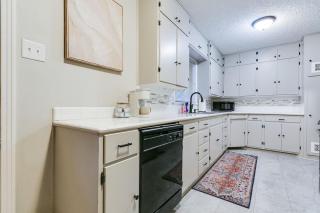 4 BR with 3 BA Turf Backyard New - San Angelo - 2