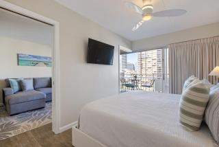 1419 Ilikai Collection 5 Luxury Condo and Beachfront Location - 4