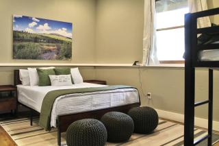 Awe Inspiring Mountain Lodge hot tub for large groups - 9