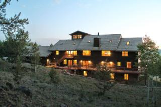 Awe Inspiring Mountain Lodge hot tub for large groups - 5