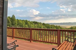 Awe Inspiring Mountain Lodge hot tub for large groups - 8