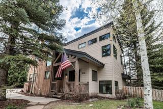 4Bed 3Bath TownHouse Hot tub - 2
