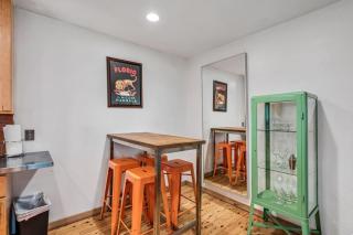 Modern Mountain Riverfront Condo, Walk to Lift - 7