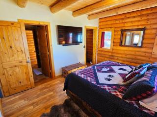 Stunning 2 Bedroom 1.5 Bath Cabin on 3.5 Acres - 4