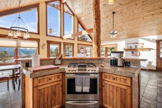 Chic 5bedroom 4.5bath Secluded Mountain Cabin - 1