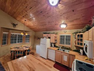 Fox Hole Serene Secluded Private Cabin Hot Tub - 4