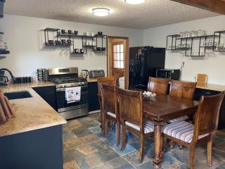 Cozy Mountain Cabin W Hot Tub Breathtaking Views - 2