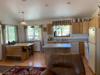 Beautiful Secluded Rocky Mountain Hideaway - 4