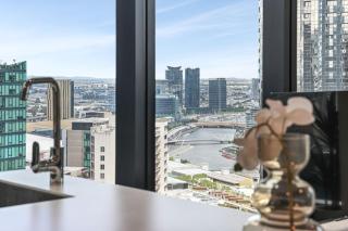 Next to Crown and Yarra River Australia 108 Lux 2 Bed 2 Bath - Melbourne - 8