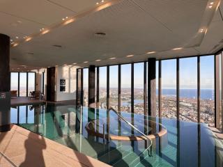 Wake Up to the Sunrise Next to Casino with Sky Pool - Melbourne - 8
