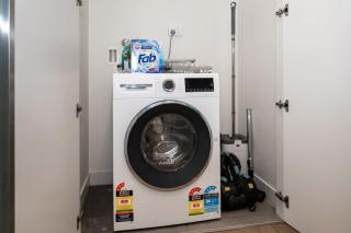 Designer City Haven with Pool Sauna Gym - Melbourne - 4