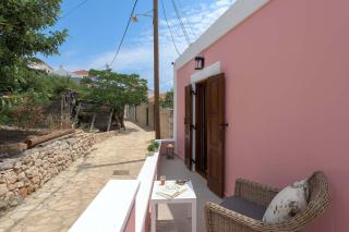 Captain's Memories Stylish Harbour Apartments - Chalki - 3