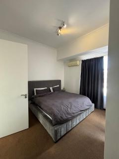 Charming 2 bedroom house - 8