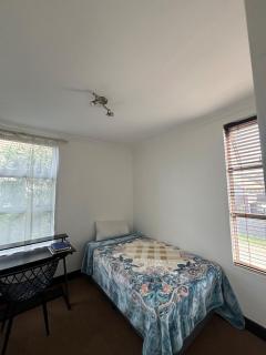 Charming 2 bedroom house - 6