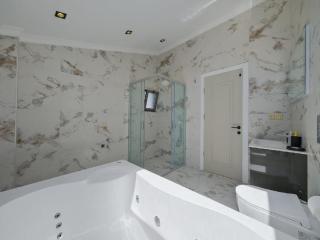 Fethiye Oludeniz Luxury Villa with Two Pools - Fethiye - 3