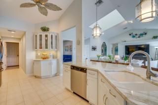 Dock and Pool Canal-Front Cape Coral Oasis! - Cape Coral - 3